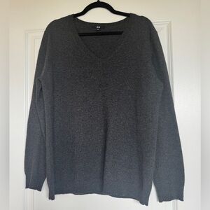 EUC Uniqlo Women’s 100% Cashmere V-Neck Sweater, Dark Gray, Size XL